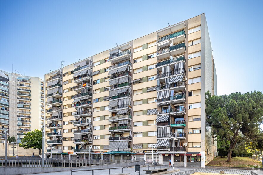 Local commercial dans Rubí, Barcelona à louer - Photo principale – Image 1 sur 5