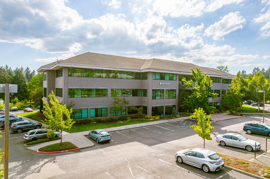 4004 Kruse Way Pl, Lake Oswego, OR à louer - Photo de l’immeuble – Image 1 sur 4