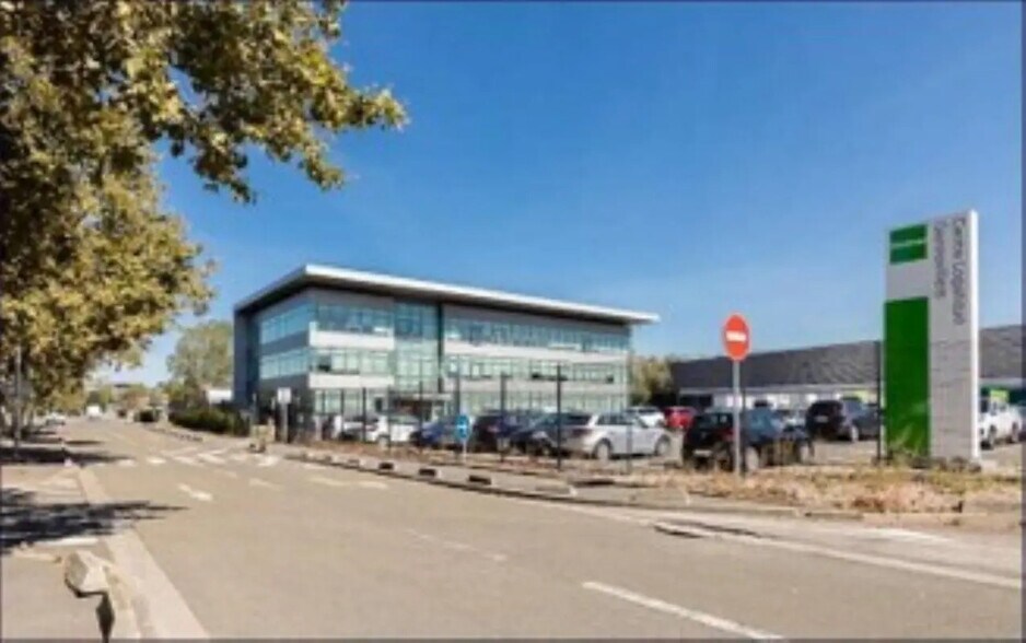 Bureau dans Gennevilliers à louer - Photo de l’immeuble – Image 2 sur 15