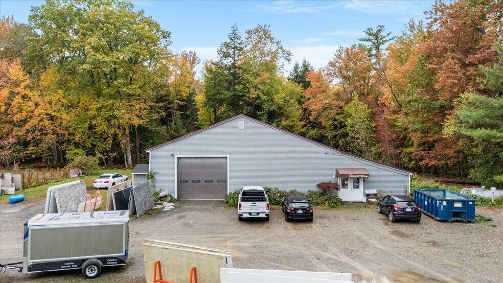 155 Ushers Rd, Round Lake, NY à vendre - Photo de l’immeuble – Image 3 sur 32