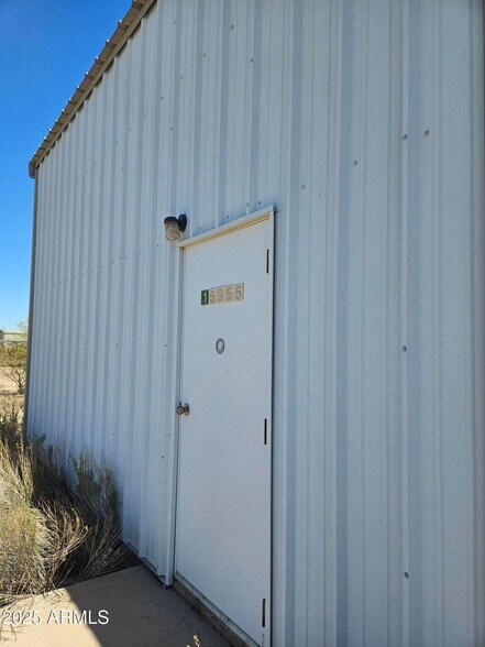 15955 S Sunland Gin Rd, Arizona City, AZ à vendre - Photo de l’immeuble – Image 2 sur 8