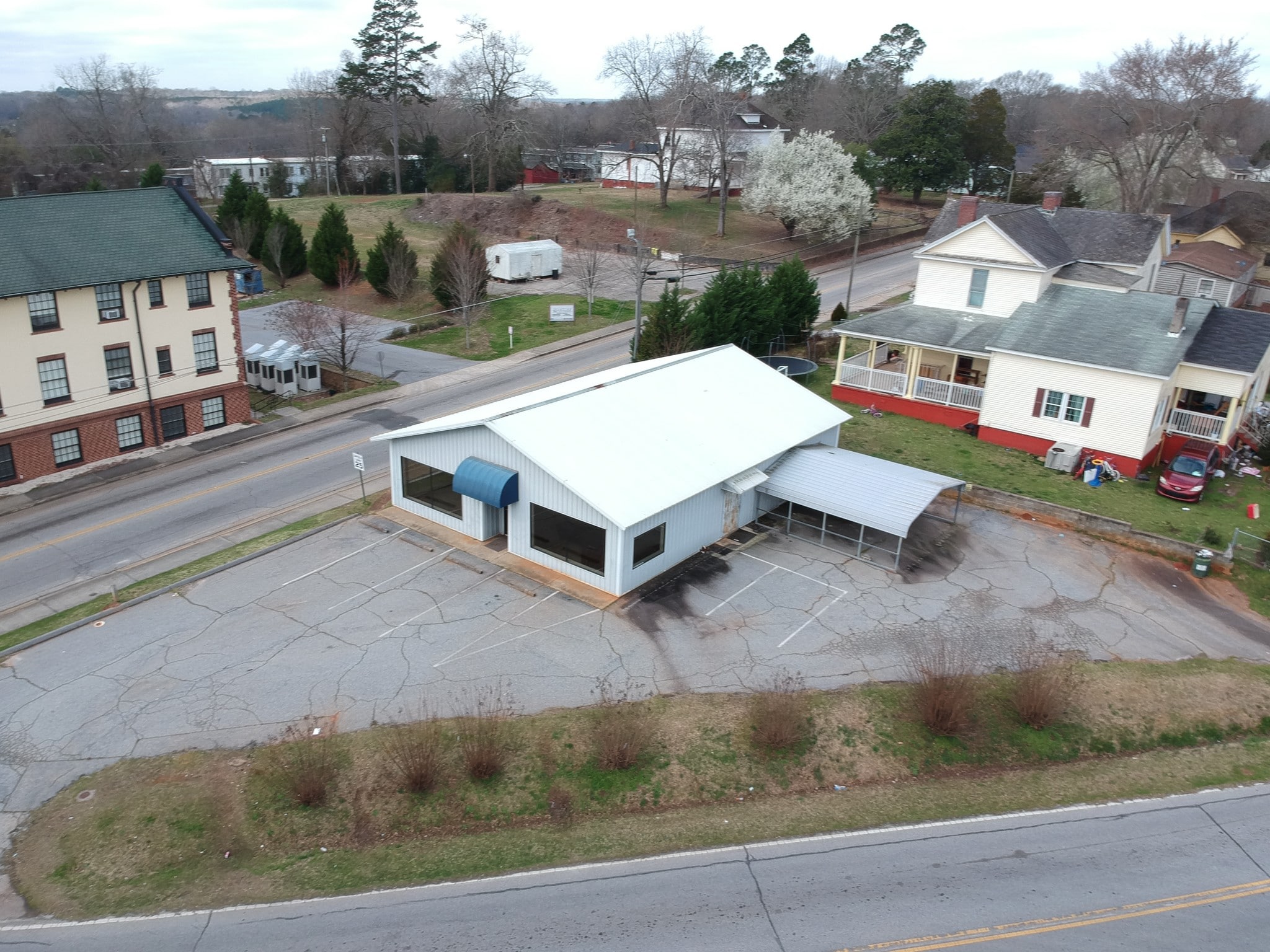 2 N Greenwood Ave, Ware Shoals, SC à vendre Photo de l’immeuble– Image 1 sur 18