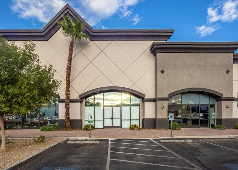 6330 S Pecos Rd, Las Vegas, NV à louer - Photo de l’immeuble – Image 2 sur 10