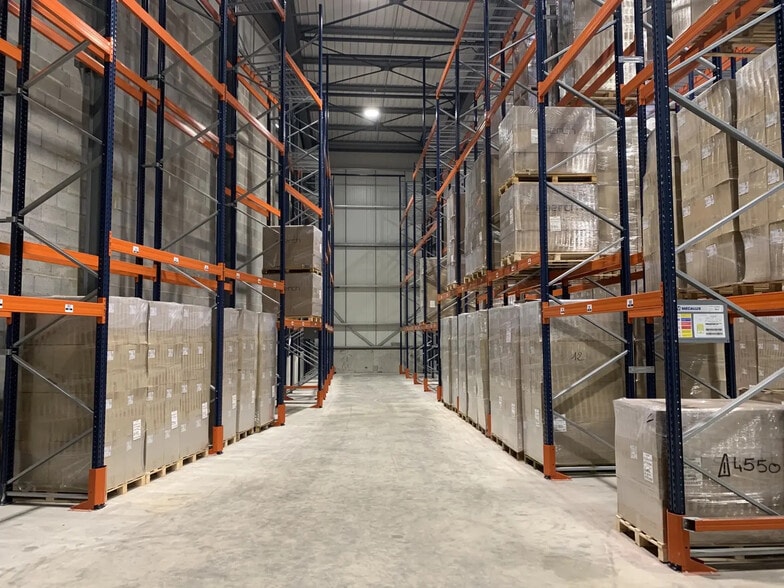Industriel/Logistique dans Vannes à louer - Photo de l’immeuble – Image 1 sur 2