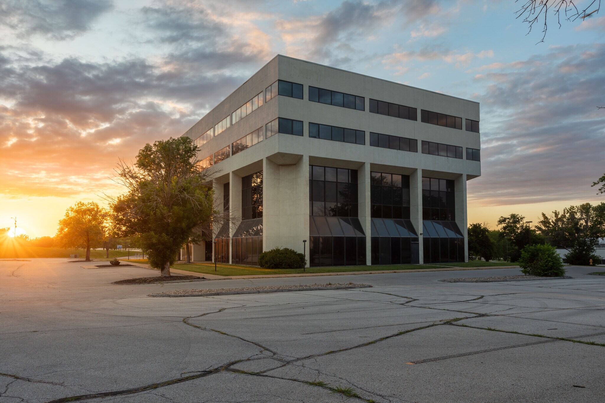 1501 42nd St, West Des Moines, IA à louer Photo principale– Image 1 sur 8