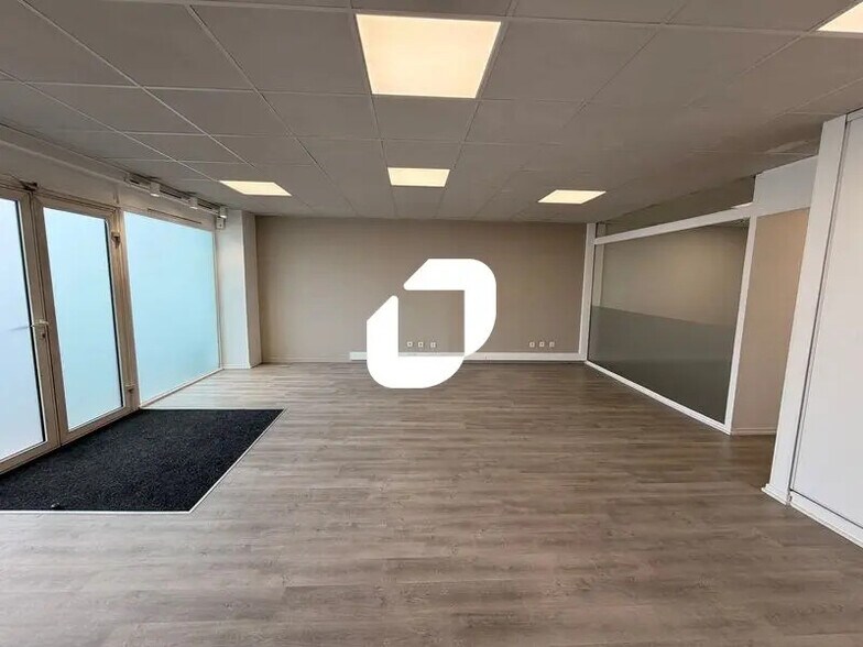 Bureau dans VILLENAVE-D'ORNON à louer - Photo intérieure – Image 3 sur 6