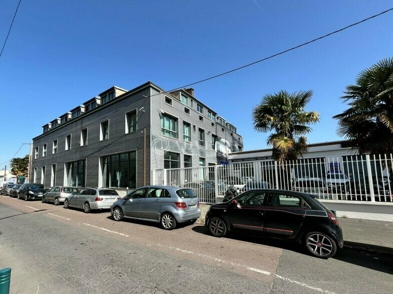 Local d'activités dans Gennevilliers à vendre - Photo de l’immeuble – Image 2 sur 10