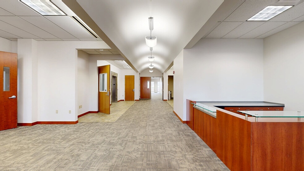 600 Airborne Pky, Cheektowaga, NY à louer - Numérisation 3D Matterport – Image 3 sur 31