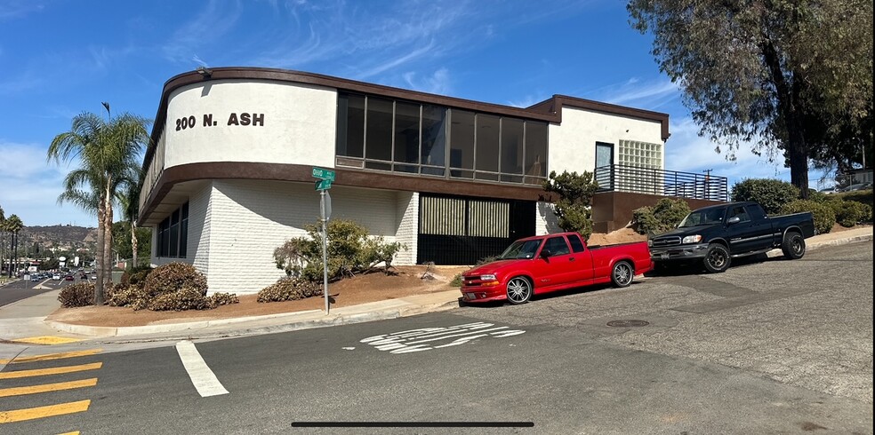 200 N Ash St, Escondido, CA à louer - Photo de l’immeuble – Image 2 sur 5