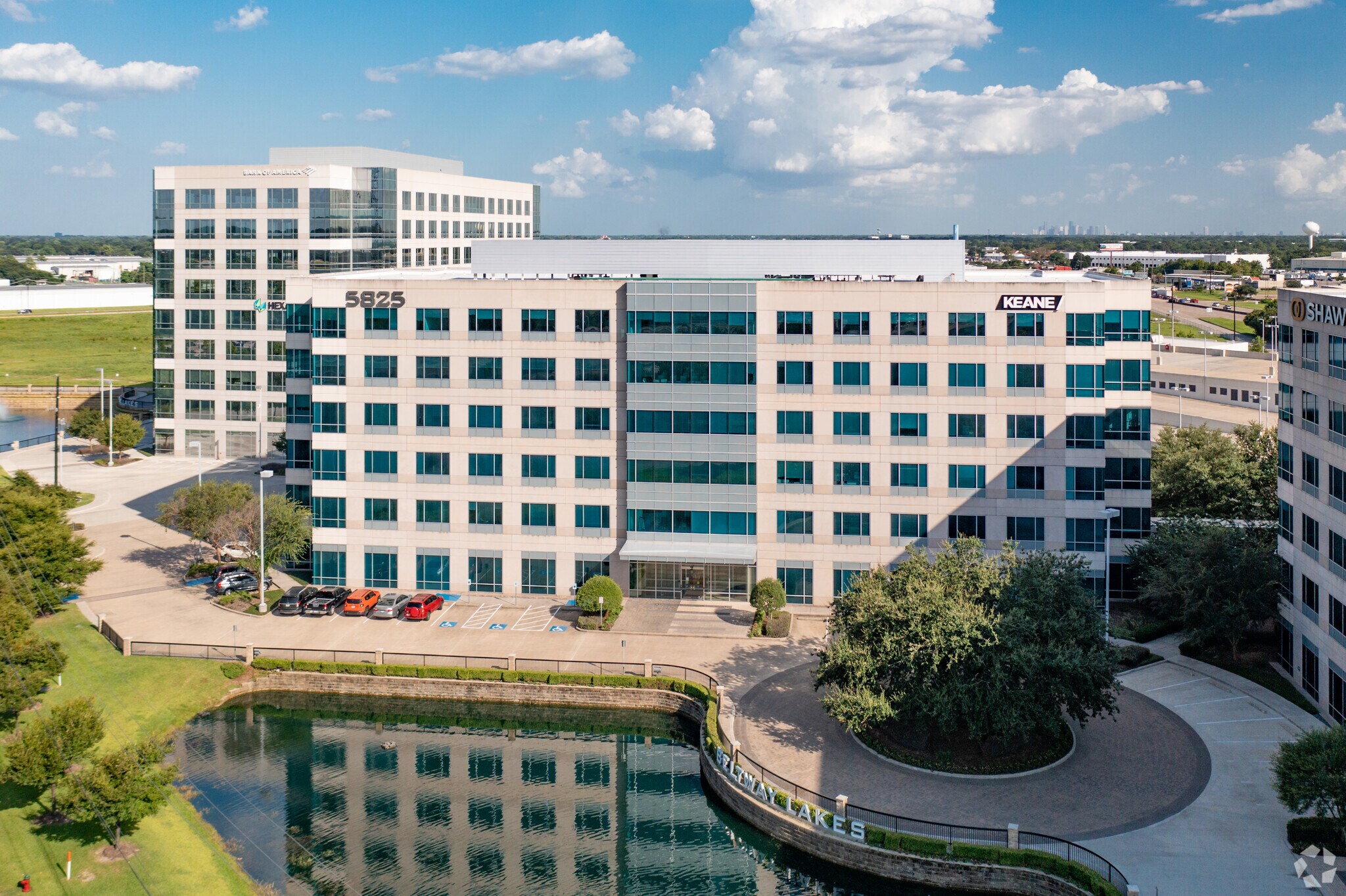 5775-5875 N Sam Houston Pky W, Houston, TX à louer Photo de l’immeuble– Image 1 sur 15