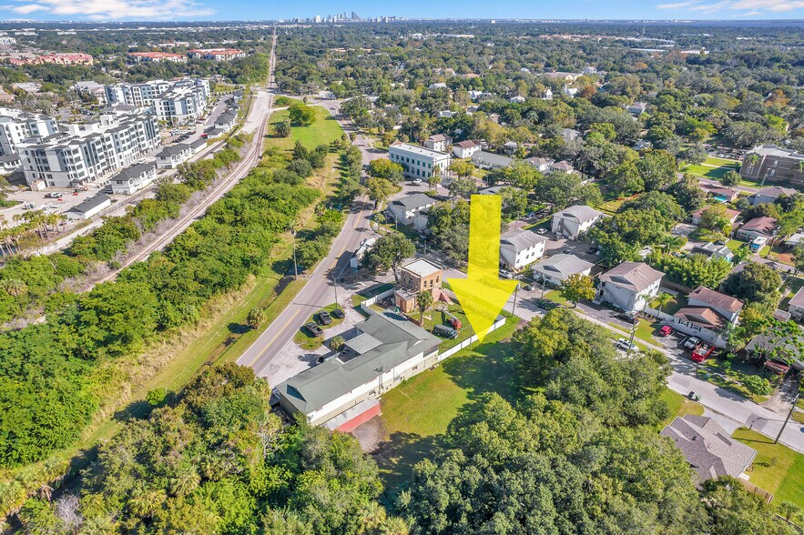 7109 S Kissimmee St, Tampa, FL à vendre - Photo de l’immeuble – Image 2 sur 9