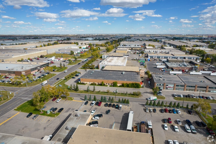4115 72nd Ave SE, Calgary, AB à louer - Aérien – Image 2 sur 8