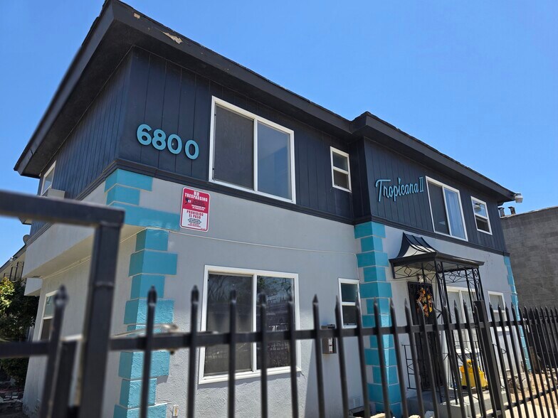 6736-6800 West Blvd, Los Angeles, CA à vendre - Photo de l’immeuble – Image 2 sur 7