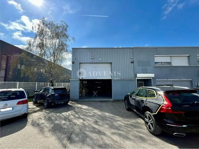 Plus de détails pour Local d'activités à louer