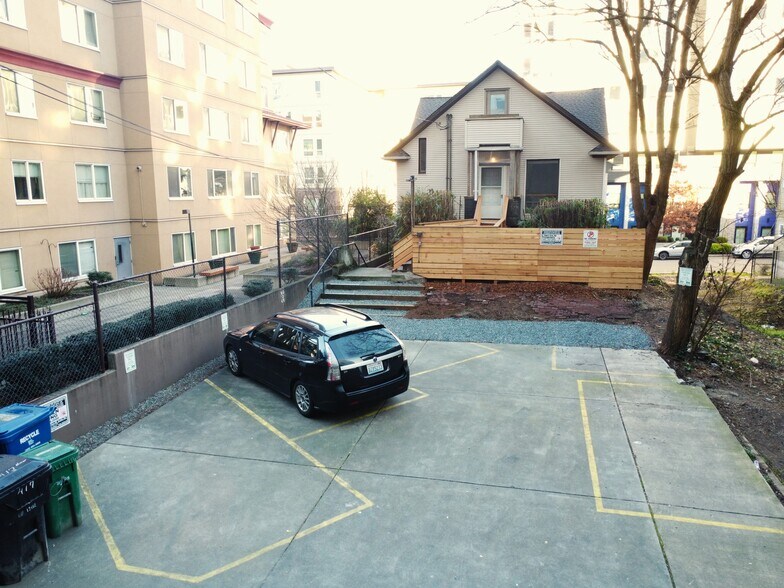 417 Minor Ave N, Seattle, WA à vendre - Photo de l’immeuble – Image 2 sur 5