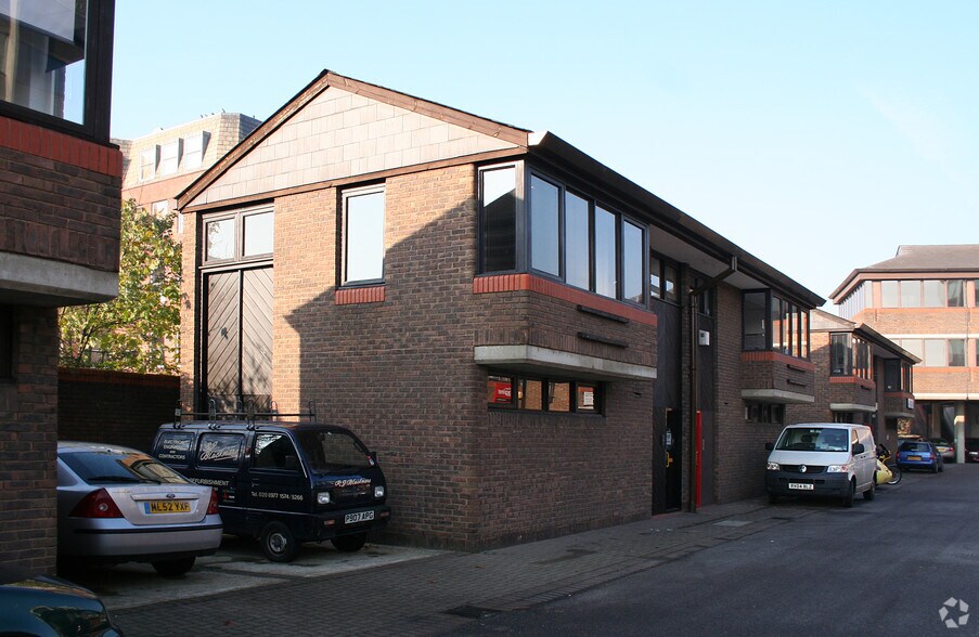 Station Rd, Teddington à vendre - Photo principale – Image 1 sur 1