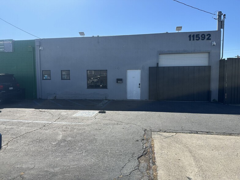 11592 Anabel, Garden Grove, CA à vendre - Photo de l’immeuble – Image 3 sur 38