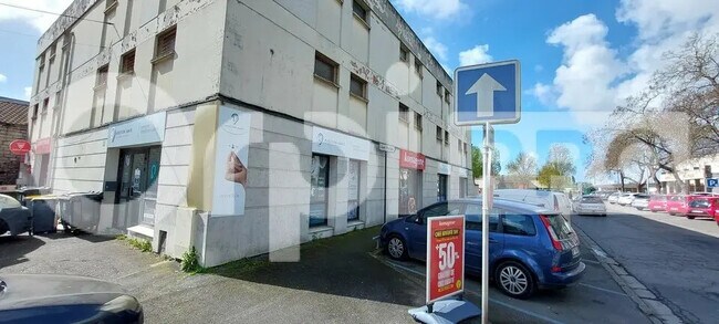 Plus de détails pour Local commercial à vendre
