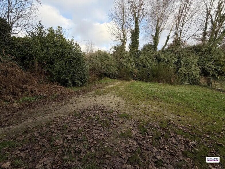 Local d’activités dans Arradon à louer - Photo de l’immeuble – Image 3 sur 3