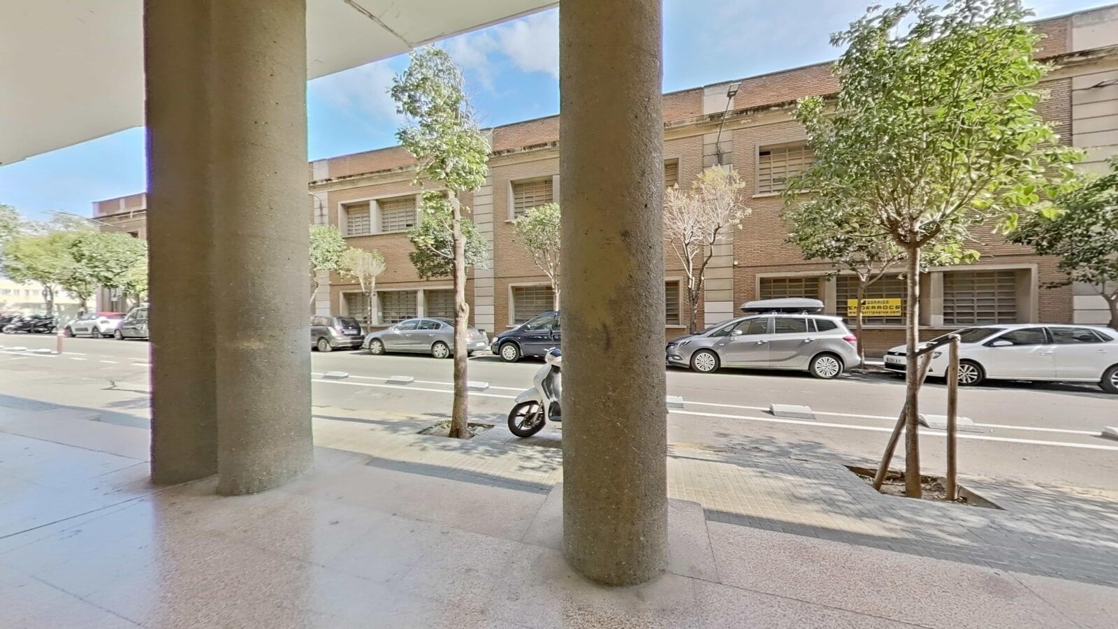 Esplugues de Llobregat, BAR 08950 - Lot - - - Photo intérieure - Image 1 of 15