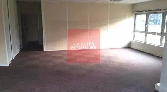 Bureau dans Auxerre à louer - Photo de l’immeuble – Image 1 sur 6