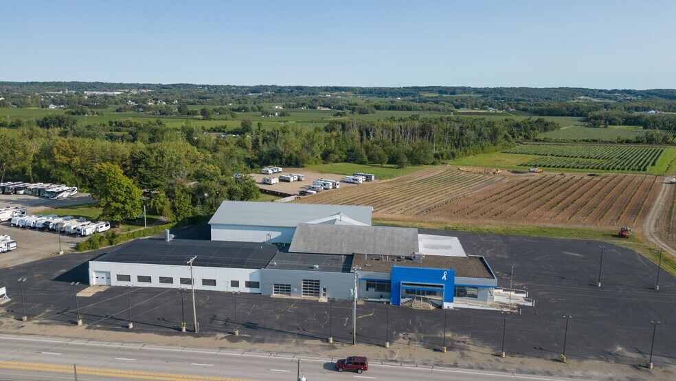 10215 W Main Rd, North East, PA à vendre - Photo de l’immeuble – Image 1 sur 22