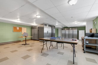 5930 Boul Pie-IX, Montréal, QC à louer Photo intérieure– Image 2 sur 11
