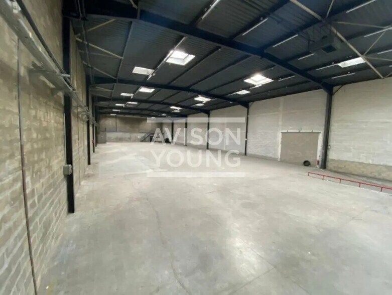 Local d’activités dans Morangis à louer - Photo de l’immeuble – Image 2 sur 6