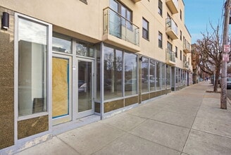 62-41 Forest Ave, Flushing, NY à louer Photo intérieure– Image 2 sur 10