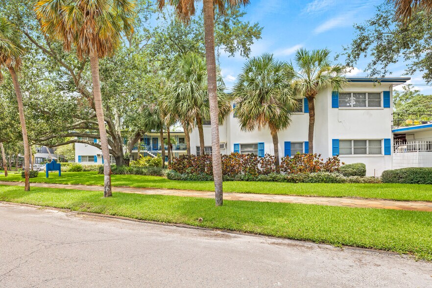 800 Beach Dr NE, Saint Petersburg, FL à vendre - Photo de l’immeuble – Image 2 sur 12
