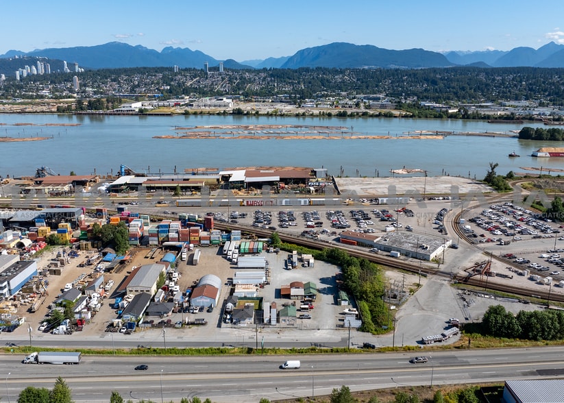 13163-13181 116 Av, Surrey, BC à vendre - Photo de l’immeuble – Image 3 sur 23