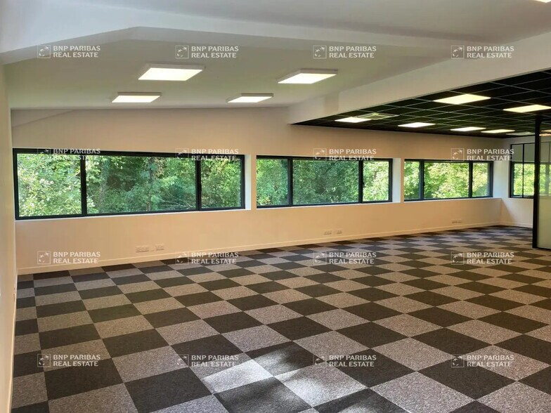 Bureau dans Annecy à louer - Photo de l’immeuble – Image 1 sur 10