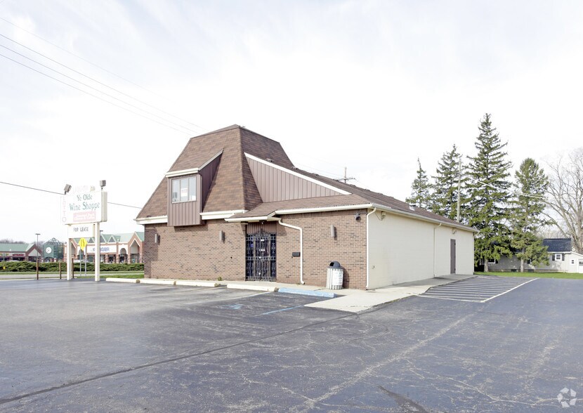 2044 South Blvd, Rochester Hills, MI à louer - Photo de l’immeuble – Image 3 sur 12