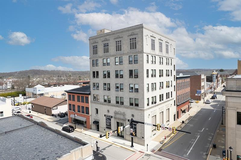 816 Ligonier St, Latrobe, PA à louer - Photo de l’immeuble – Image 1 sur 7