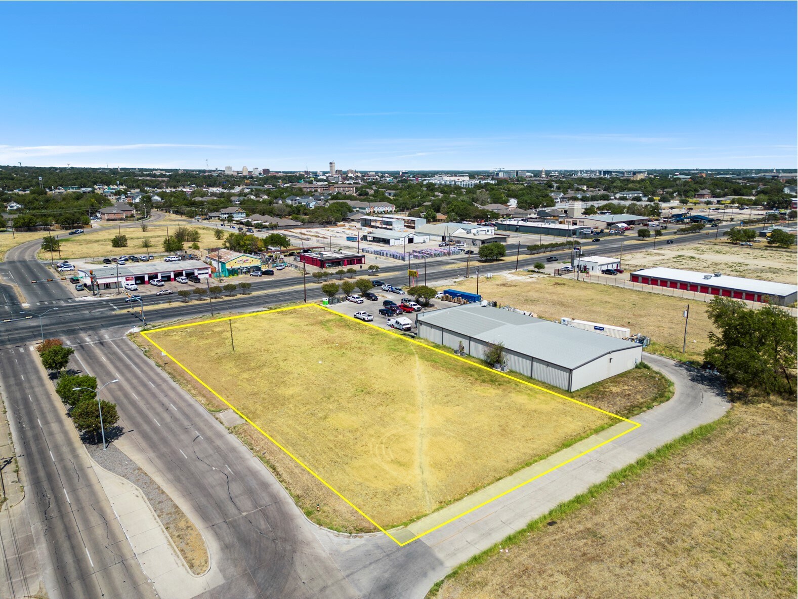 1724 La Salle Ave, Waco, TX à vendre Photo de l’immeuble– Image 1 sur 7