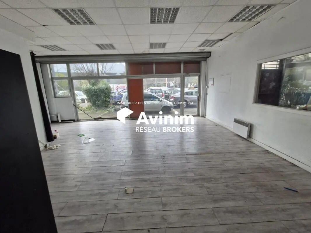 Local commercial dans Torcy à louer Photo intérieure– Image 1 sur 4