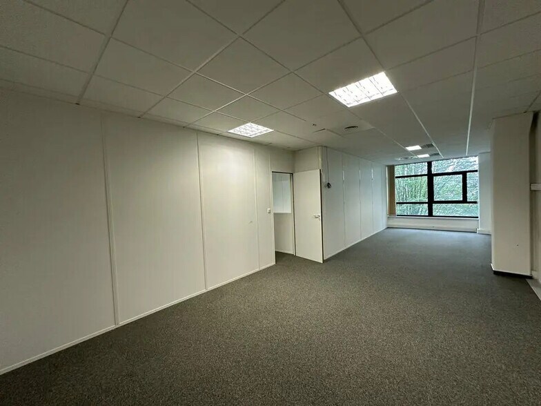 Bureau dans Entzheim à louer - Photo de l’immeuble – Image 3 sur 7