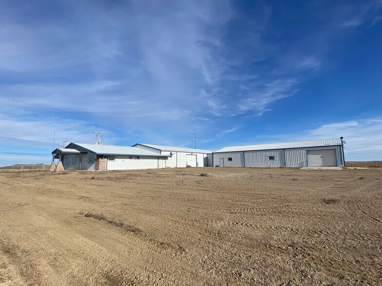 2746 Roughneck Rd N, Alexander, ND à vendre - Photo de l’immeuble – Image 3 sur 11