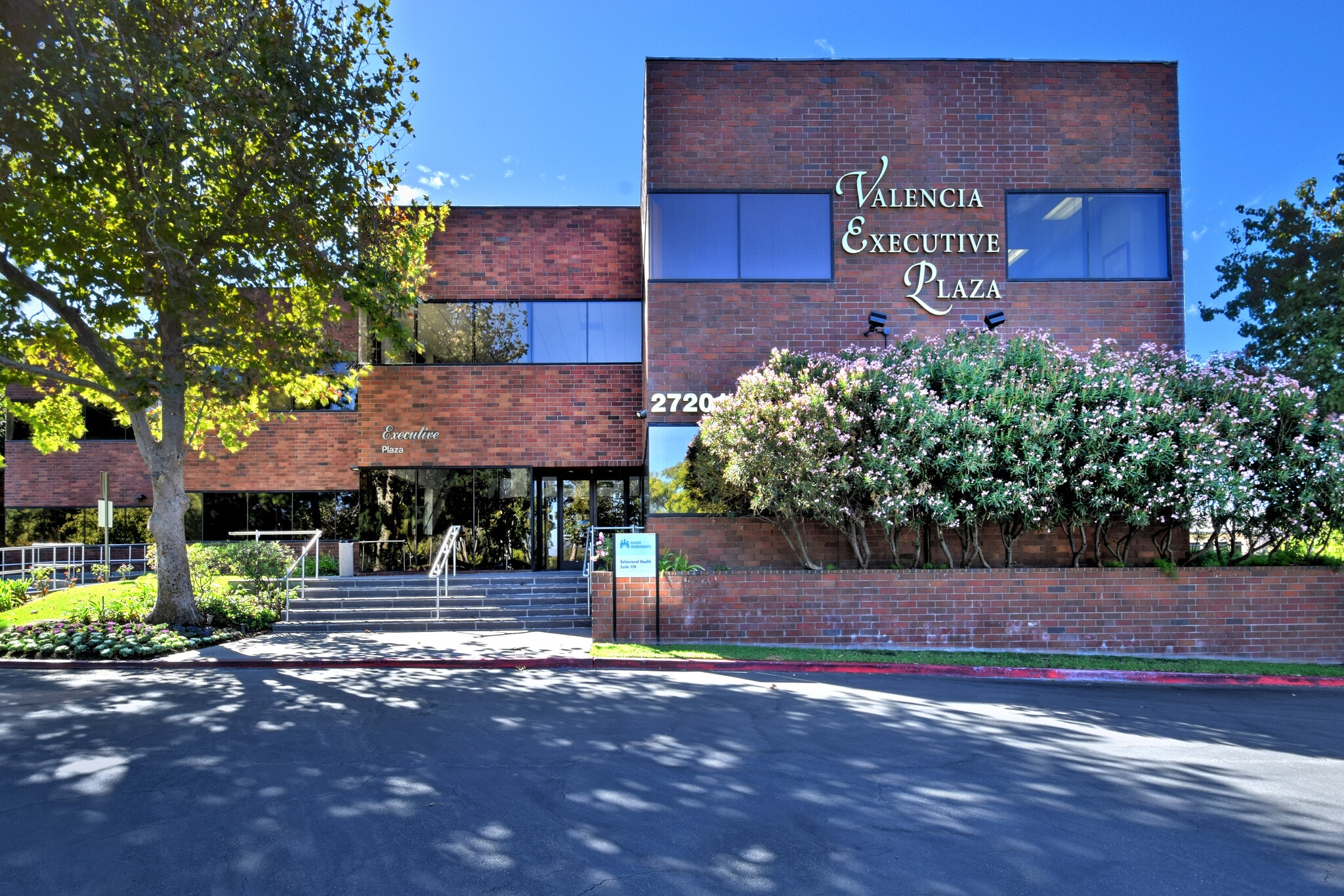 27201 Tourney Rd, Valencia, CA à louer Photo intérieure– Image 1 sur 4
