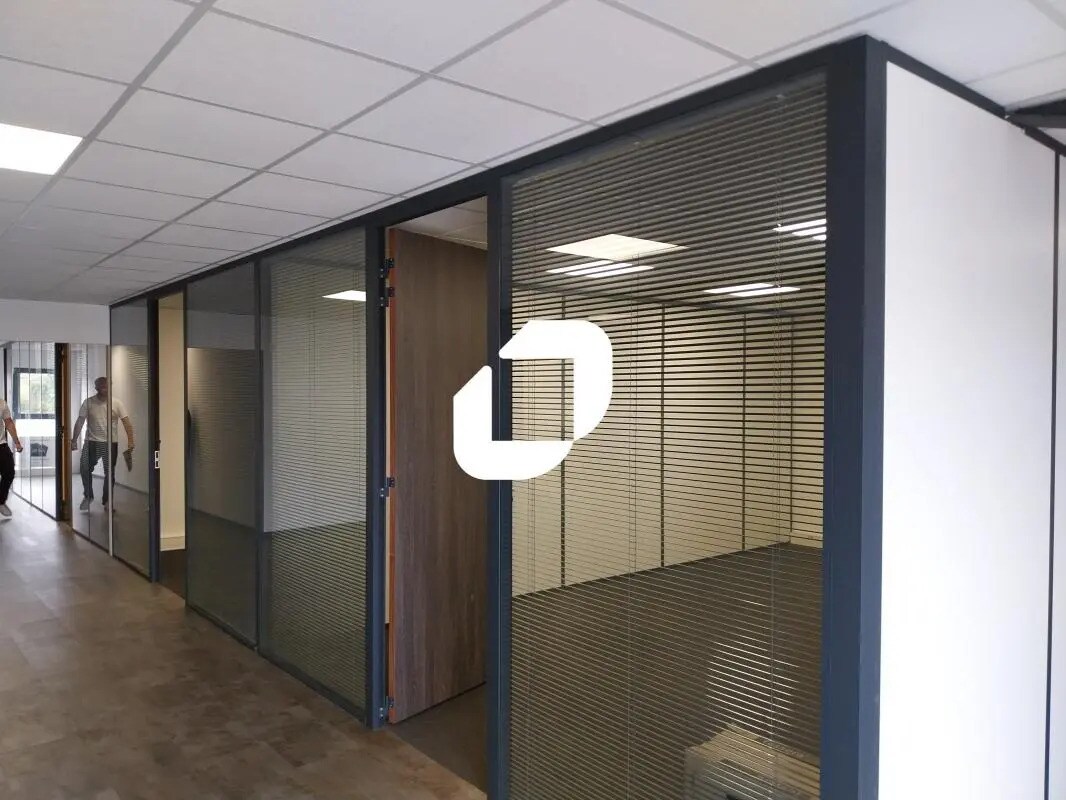 Bureau dans Couëron à louer Photo de l’immeuble– Image 1 sur 4