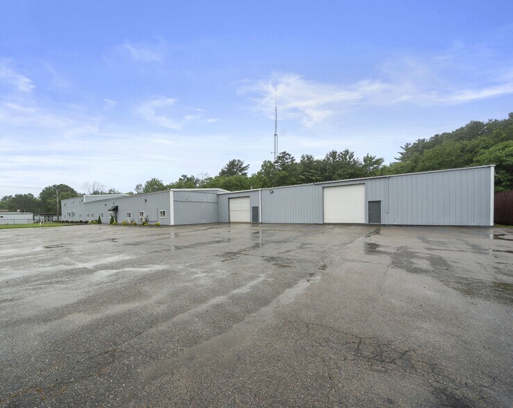 597 Winthrop St, Taunton, MA à louer - Photo de l’immeuble – Image 2 sur 42