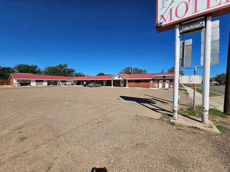 500 W Kentucky St, Floydada, TX à vendre - Photo principale – Image 1 sur 11