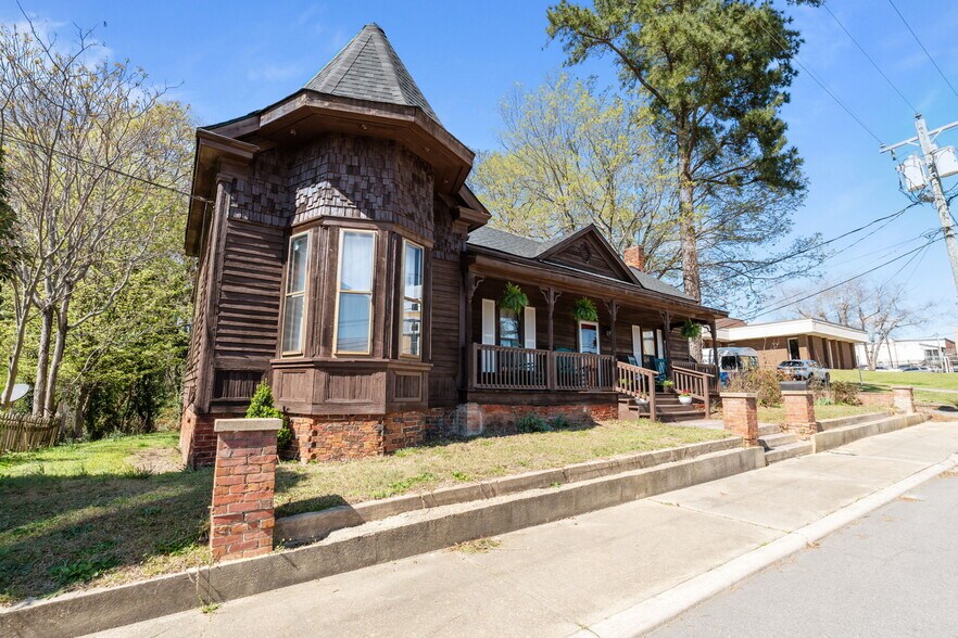 206 Dowd St, Carthage, NC à vendre - Photo de l’immeuble – Image 1 sur 23