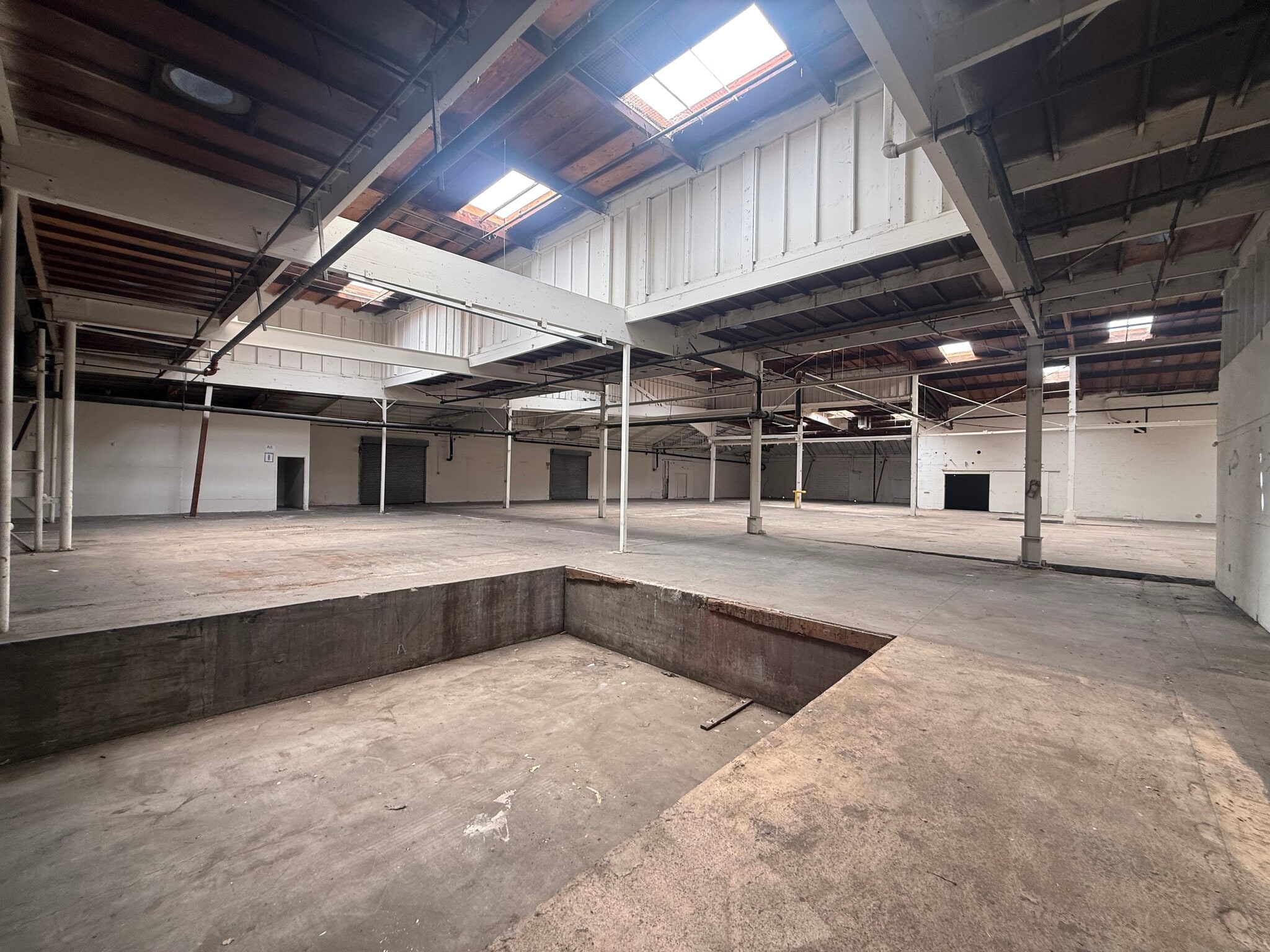 1800 E 50th St, Los Angeles, CA à louer Photo intérieure– Image 1 sur 1