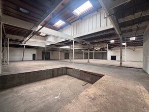 1800 E 50th St, Los Angeles, CA à louer Photo intérieure– Image 1 sur 1