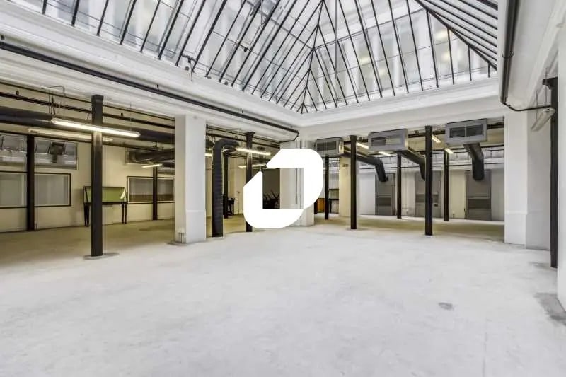 Local commercial dans Paris à louer - Photo intérieure – Image 1 sur 13