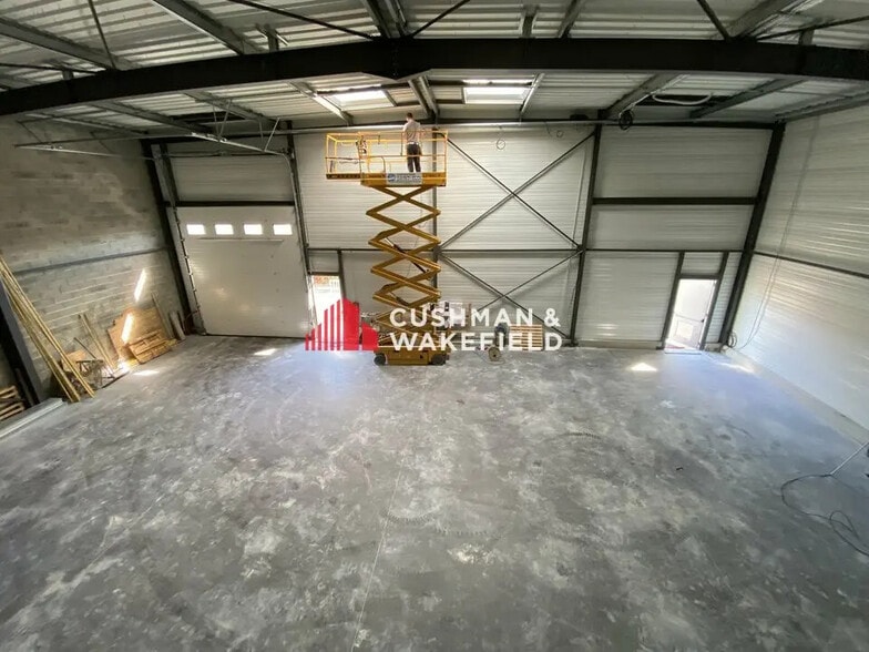 Local d’activités dans Colomiers à louer - Photo de l’immeuble – Image 2 sur 7