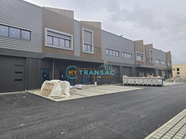 Plus de détails pour Local d’activités à vendre