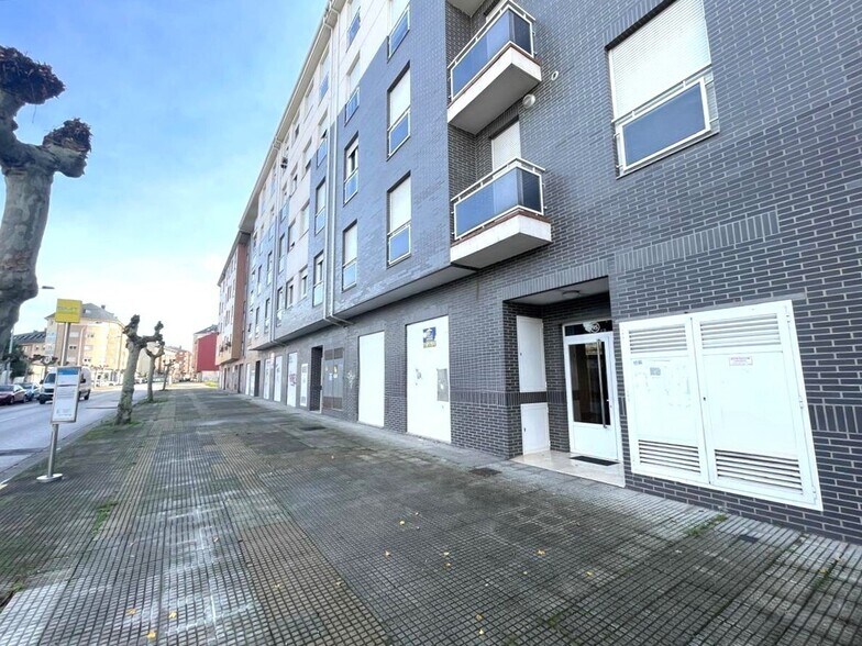Local commercial dans Ponferrada à vendre - Photo de l’immeuble – Image 3 sur 9