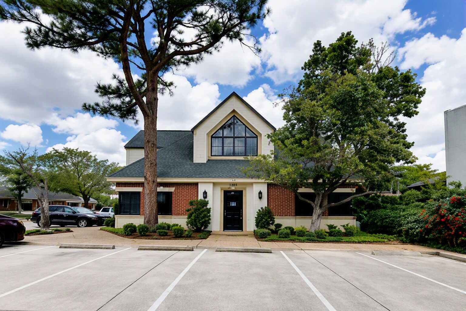 2912 W Park Row, Arlington, TX à louer Photo de l’immeuble– Image 1 sur 6